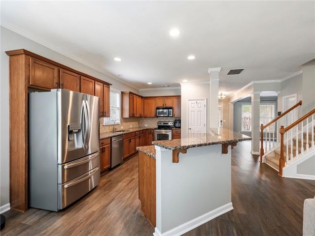 7529 Brookstone Circle, Flowery Branch, GA 30542