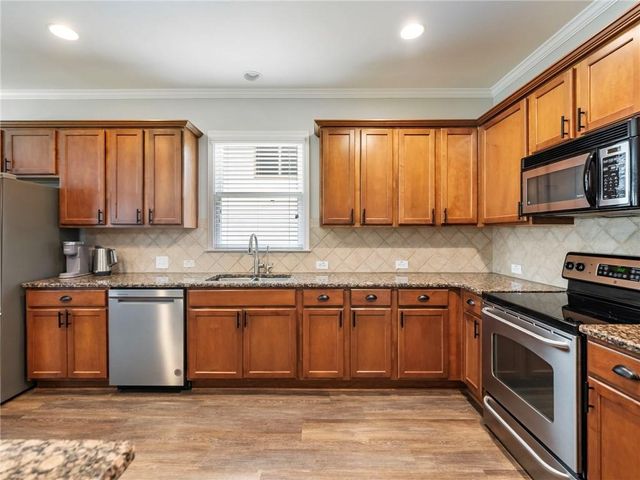 7529 Brookstone Circle, Flowery Branch, GA 30542