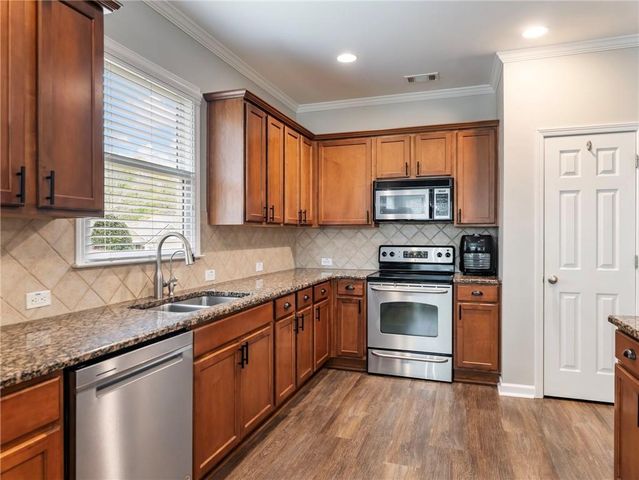 7529 Brookstone Circle, Flowery Branch, GA 30542