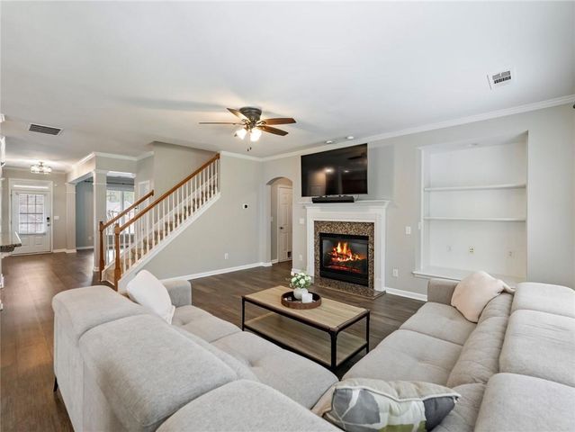 7529 Brookstone Circle, Flowery Branch, GA 30542