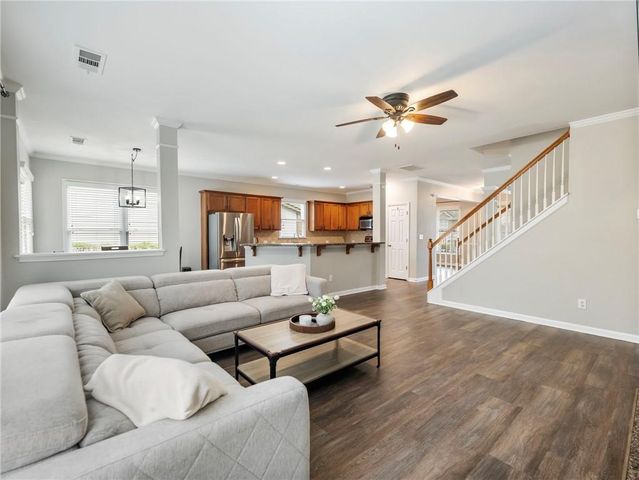 7529 Brookstone Circle, Flowery Branch, GA 30542