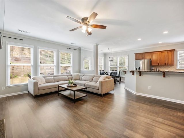 7529 Brookstone Circle, Flowery Branch, GA 30542