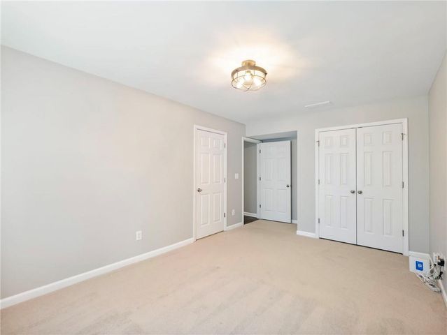 7529 Brookstone Circle, Flowery Branch, GA 30542