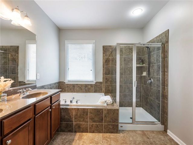 7529 Brookstone Circle, Flowery Branch, GA 30542