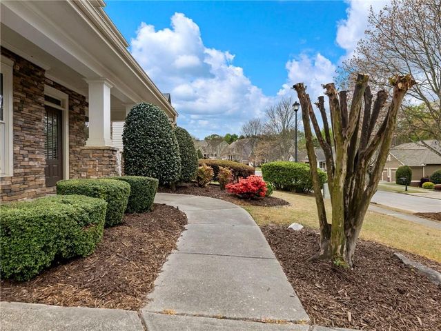 7529 Brookstone Circle, Flowery Branch, GA 30542