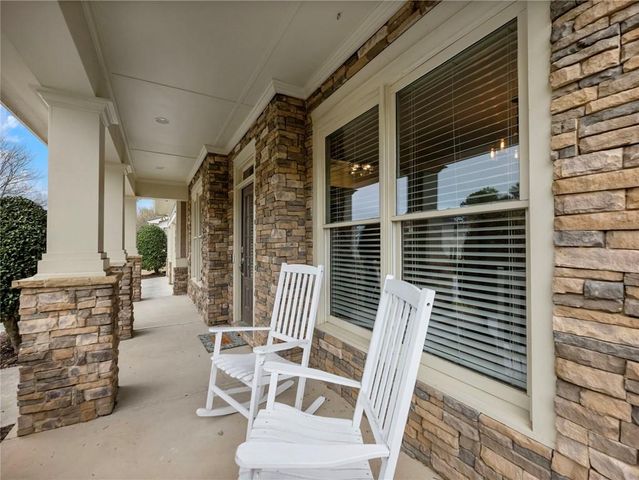 7529 Brookstone Circle, Flowery Branch, GA 30542