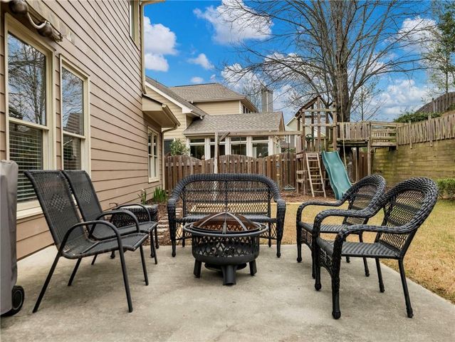 7529 Brookstone Circle, Flowery Branch, GA 30542