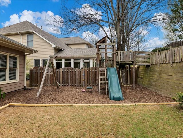 7529 Brookstone Circle, Flowery Branch, GA 30542