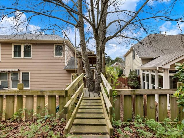 7529 Brookstone Circle, Flowery Branch, GA 30542