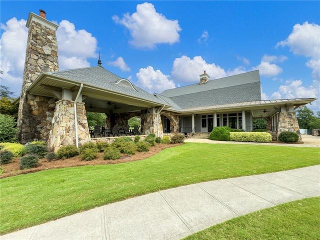 7529 Brookstone Circle, Flowery Branch, GA 30542