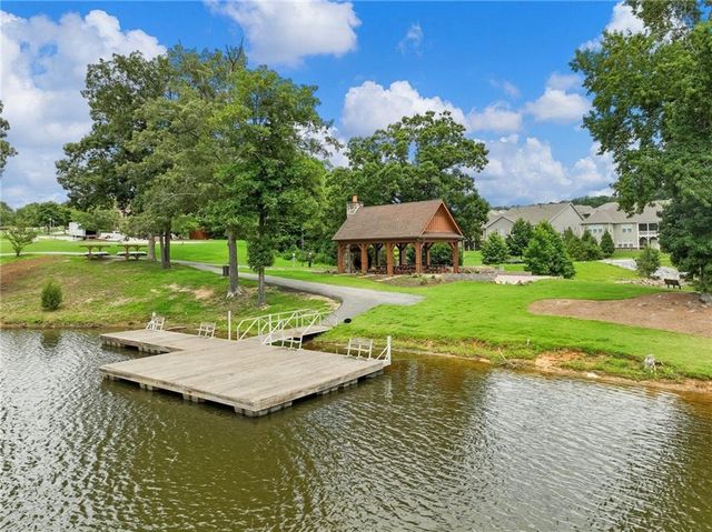 7529 Brookstone Circle, Flowery Branch, GA 30542