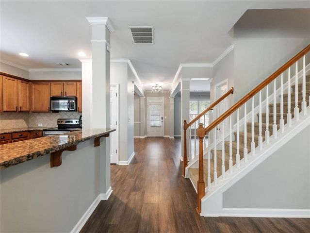 7529 Brookstone Circle, Flowery Branch, GA 30542
