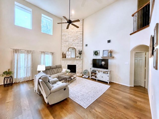 2410 Lakeway Drive, Friendswood, TX 77546