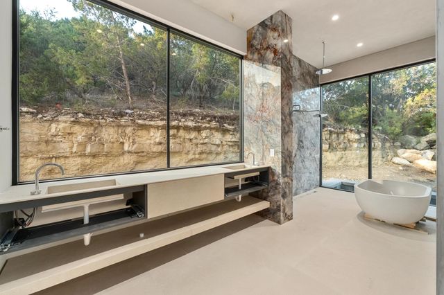 716 Laurel Valley RD, West Lake Hills, TX 78746