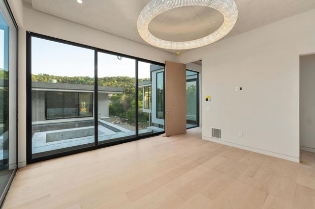 716 Laurel Valley RD, West Lake Hills, TX 78746
