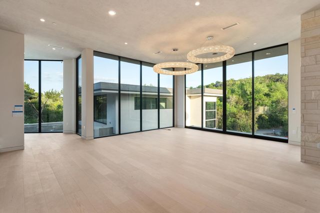 716 Laurel Valley RD, West Lake Hills, TX 78746