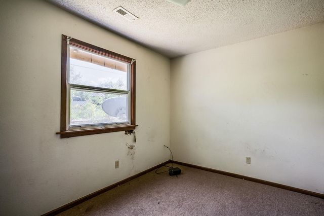 2915 E Shadybrook Ln, Wichita, KS 67214