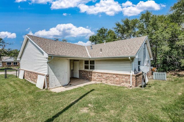 2915 E Shadybrook Ln, Wichita, KS 67214