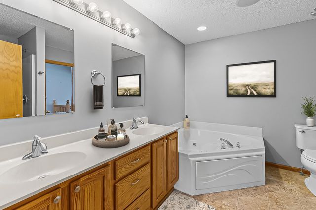 7297 Whitehall Road, Shakopee, MN 55379