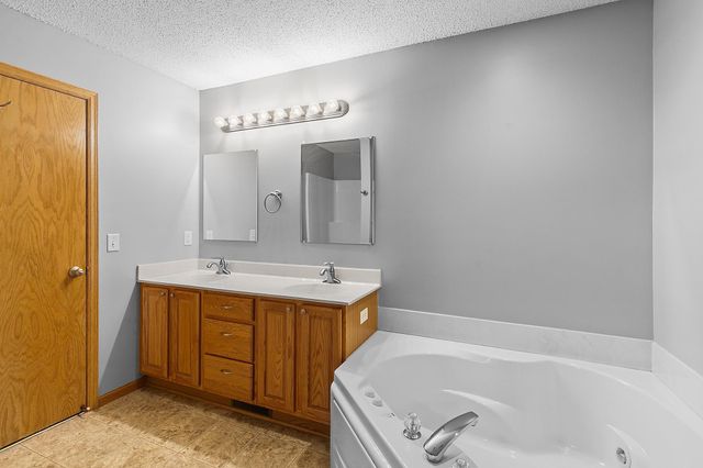 7297 Whitehall Road, Shakopee, MN 55379