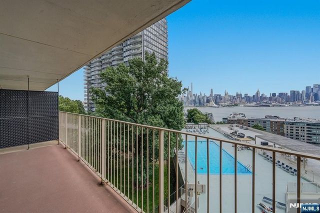 6040 Boulevard E 5D, West New York, NJ 07093