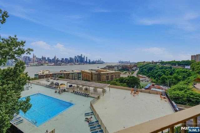 6040 Boulevard E 5D, West New York, NJ 07093