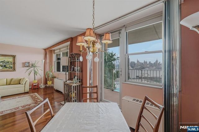 6040 Boulevard E 5D, West New York, NJ 07093