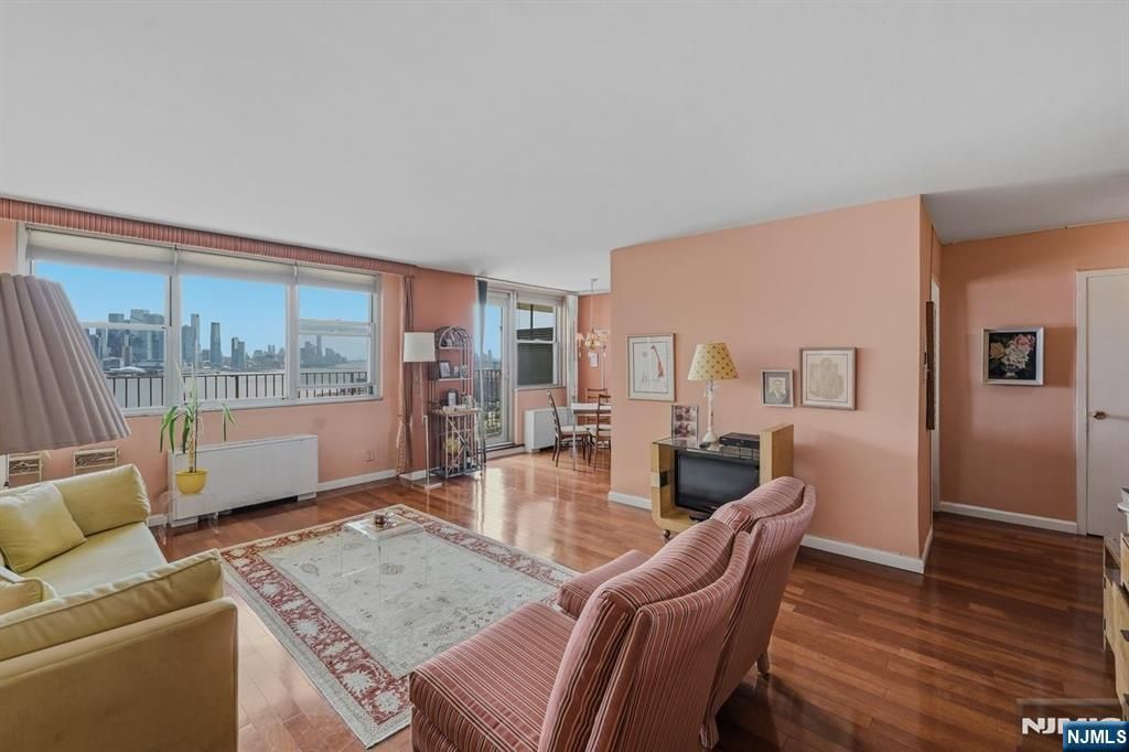 6040 Boulevard E 5D, West New York, NJ 07093