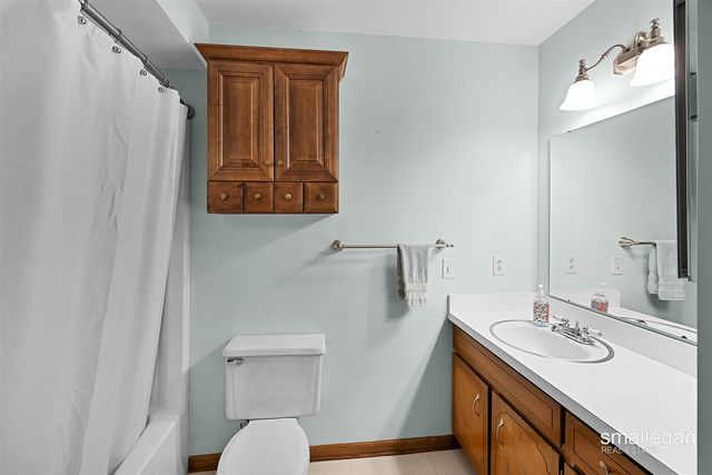 631 Blue Ash Drive, Kentwood, MI 49548