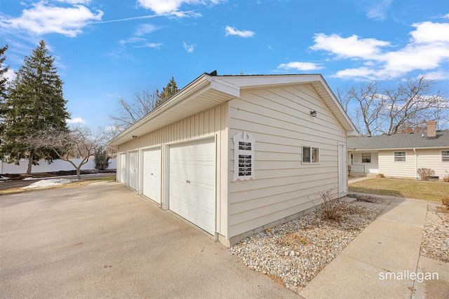 631 Blue Ash Drive, Kentwood, MI 49548