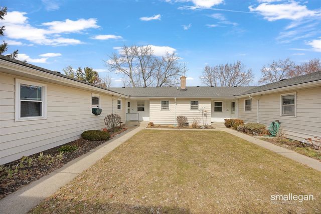 631 Blue Ash Drive, Kentwood, MI 49548