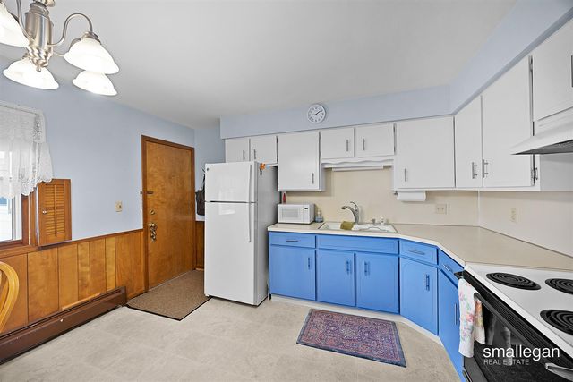 631 Blue Ash Drive, Kentwood, MI 49548