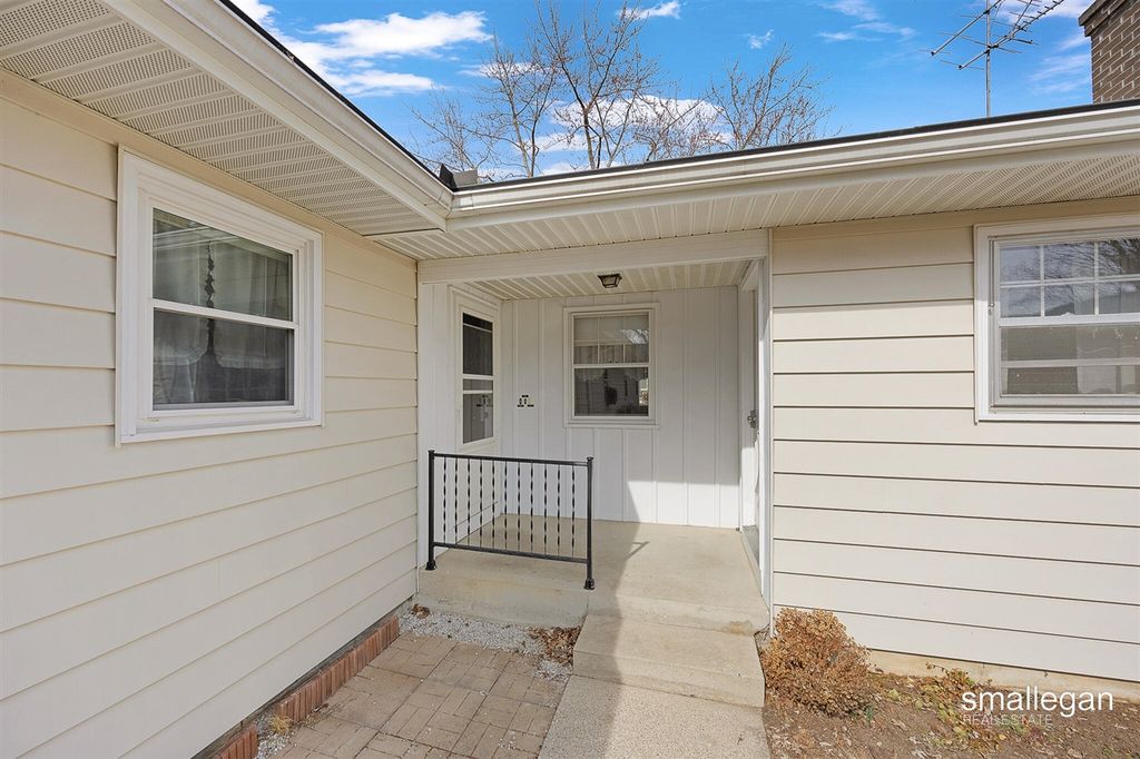 631 Blue Ash Drive, Kentwood, MI 49548