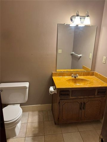 9202 E 64th Terrace, Raytown, MO 64133