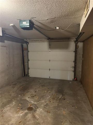 9202 E 64th Terrace, Raytown, MO 64133