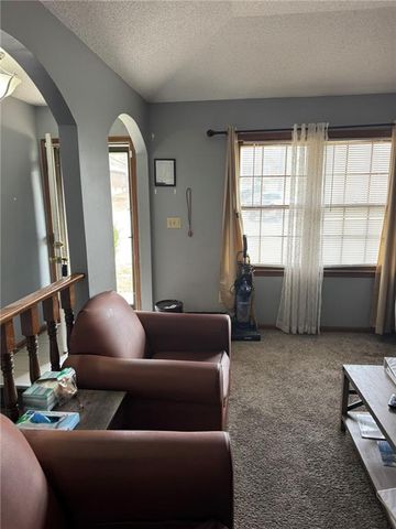 9202 E 64th Terrace, Raytown, MO 64133