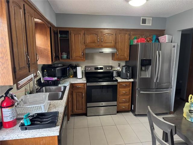 9202 E 64th Terrace, Raytown, MO 64133