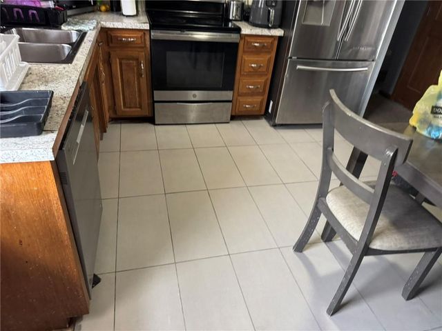 9202 E 64th Terrace, Raytown, MO 64133