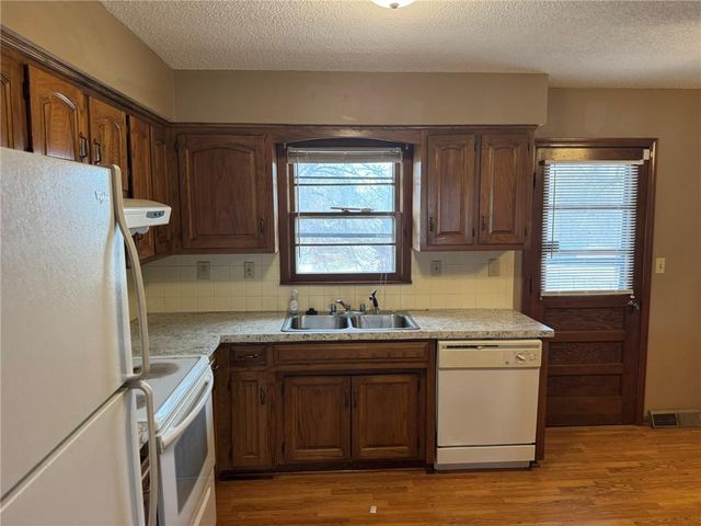 9202 E 64th Terrace, Raytown, MO 64133