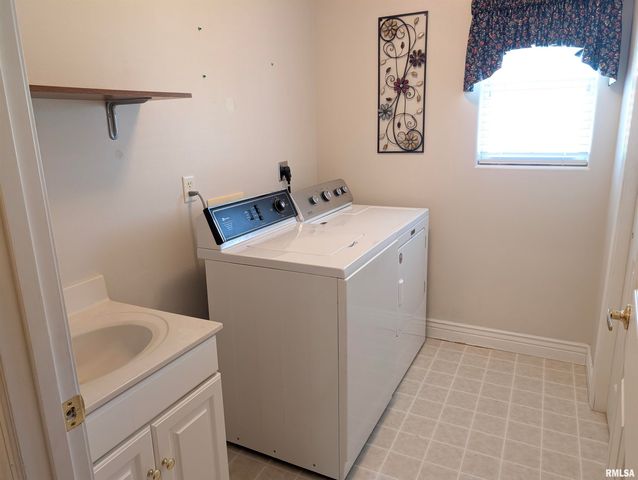 1506 APACHE Drive, Marion, IL 62959