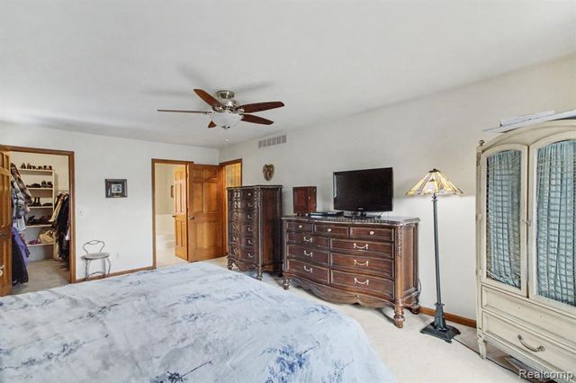 37796 Stableview Dr. Drive, Farmington Hills, MI 48335