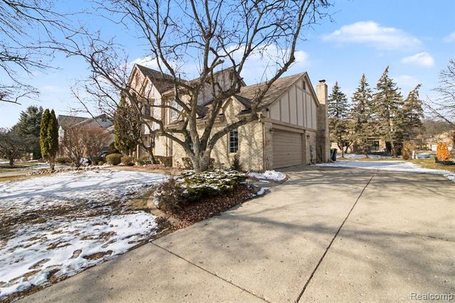 37796 Stableview Dr. Drive, Farmington Hills, MI 48335