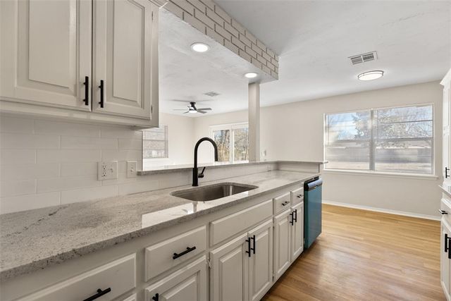 1100 N Doris Avenue, Newcastle, OK 73065