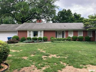 2020 PARKVIEW Drive, Springfield, IL 62704