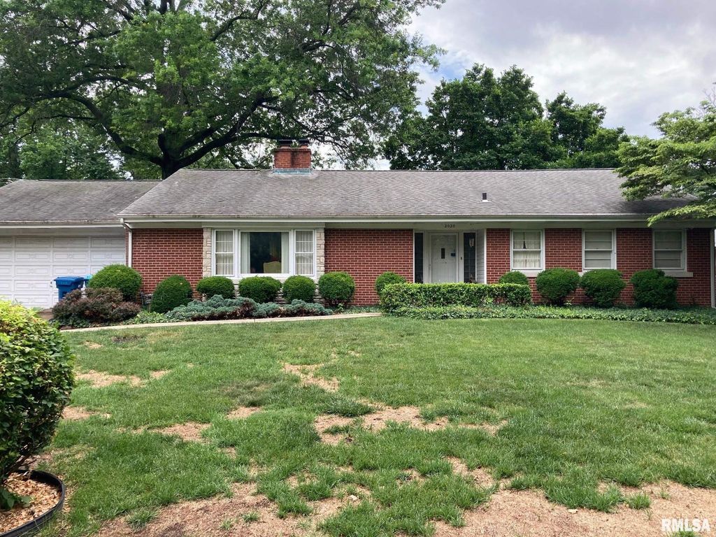 2020 PARKVIEW Drive, Springfield, IL 62704