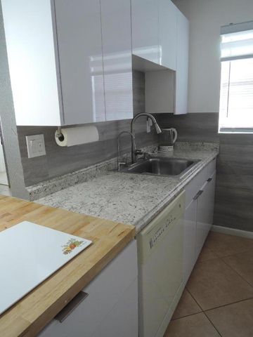 115 Lakes End Drive Apt D, Fort Pierce, FL 34982