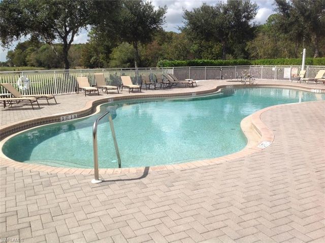 16581 Goldenrod LN # 201, Alva, FL 33920