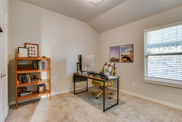 3012 Prairie Trail Avenue, Aubrey, TX 76227