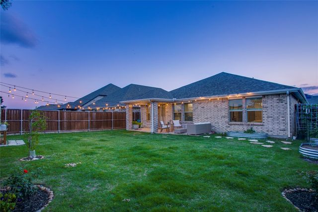 3012 Prairie Trail Avenue, Aubrey, TX 76227