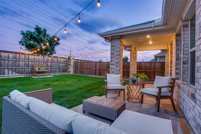3012 Prairie Trail Avenue, Aubrey, TX 76227